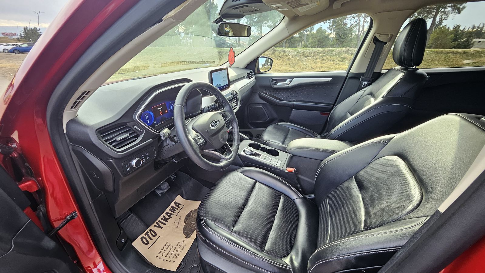 Ford Escape - фото 8