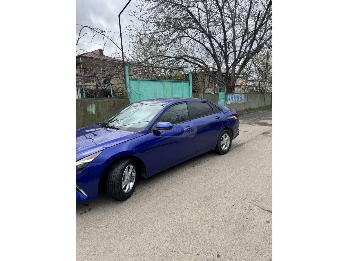 Hyundai Elantra - фото 3