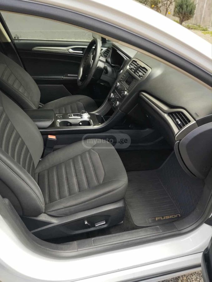 Ford Fusion - фото 10