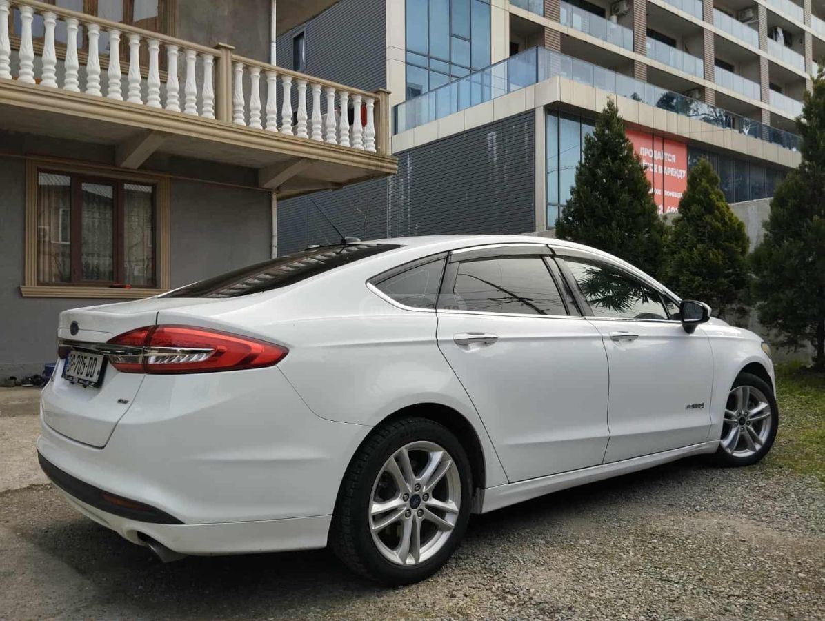 Ford Fusion - фото 7