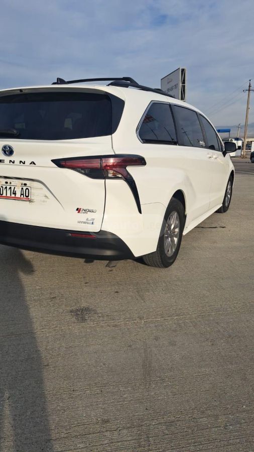 Toyota Sienna - фото 2