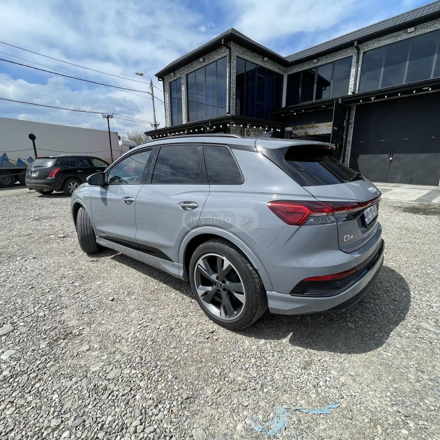 Audi Q4 E-Tron - фото 5