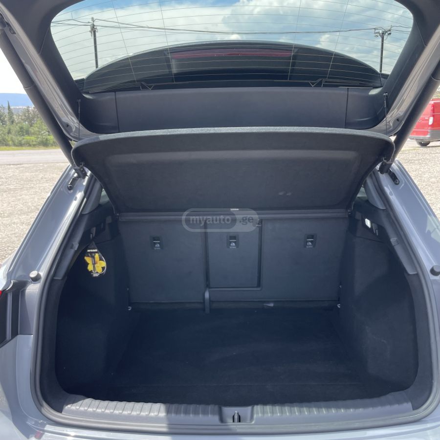 Audi Q4 E-Tron - фото 6