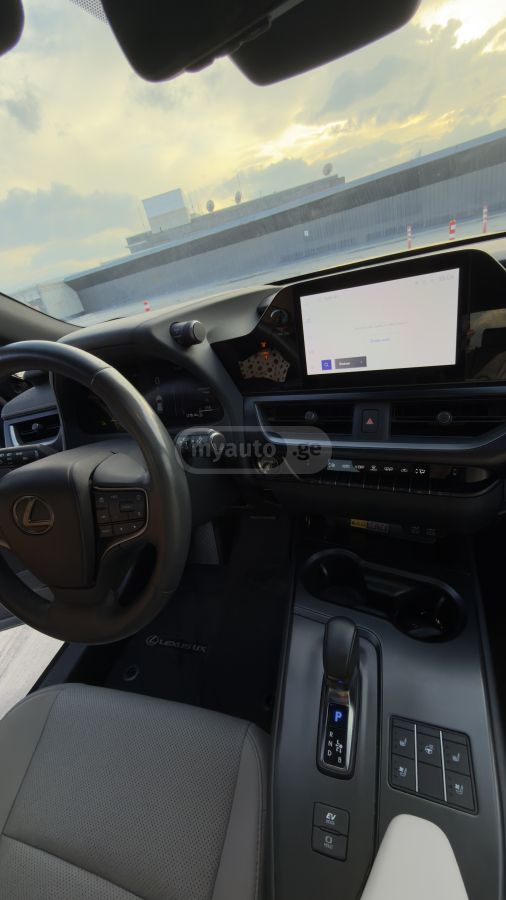 Lexus UX 250 h 2024 — миниатюра 12