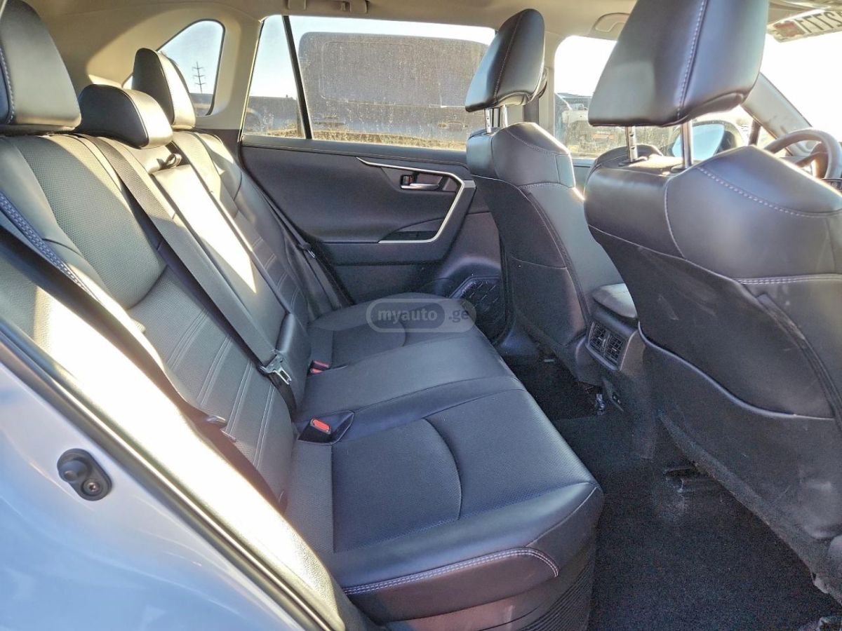Toyota RAV 4 - фото 10