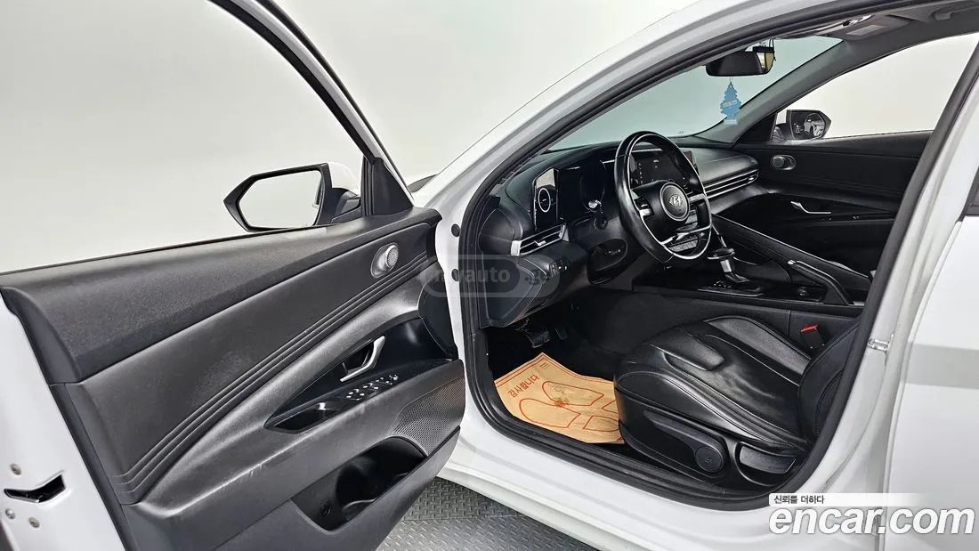 Hyundai Elantra - фото 10