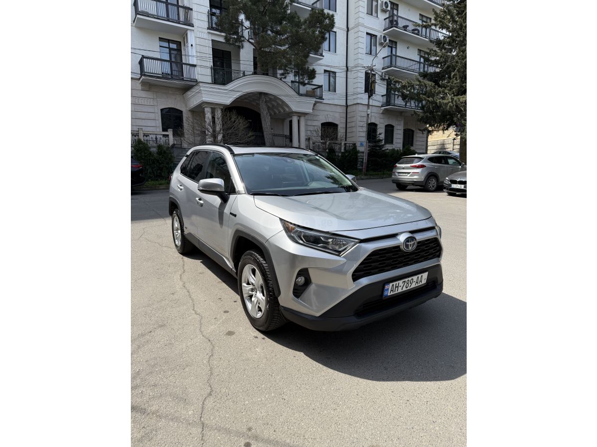 Toyota Rav 4 - фото 1