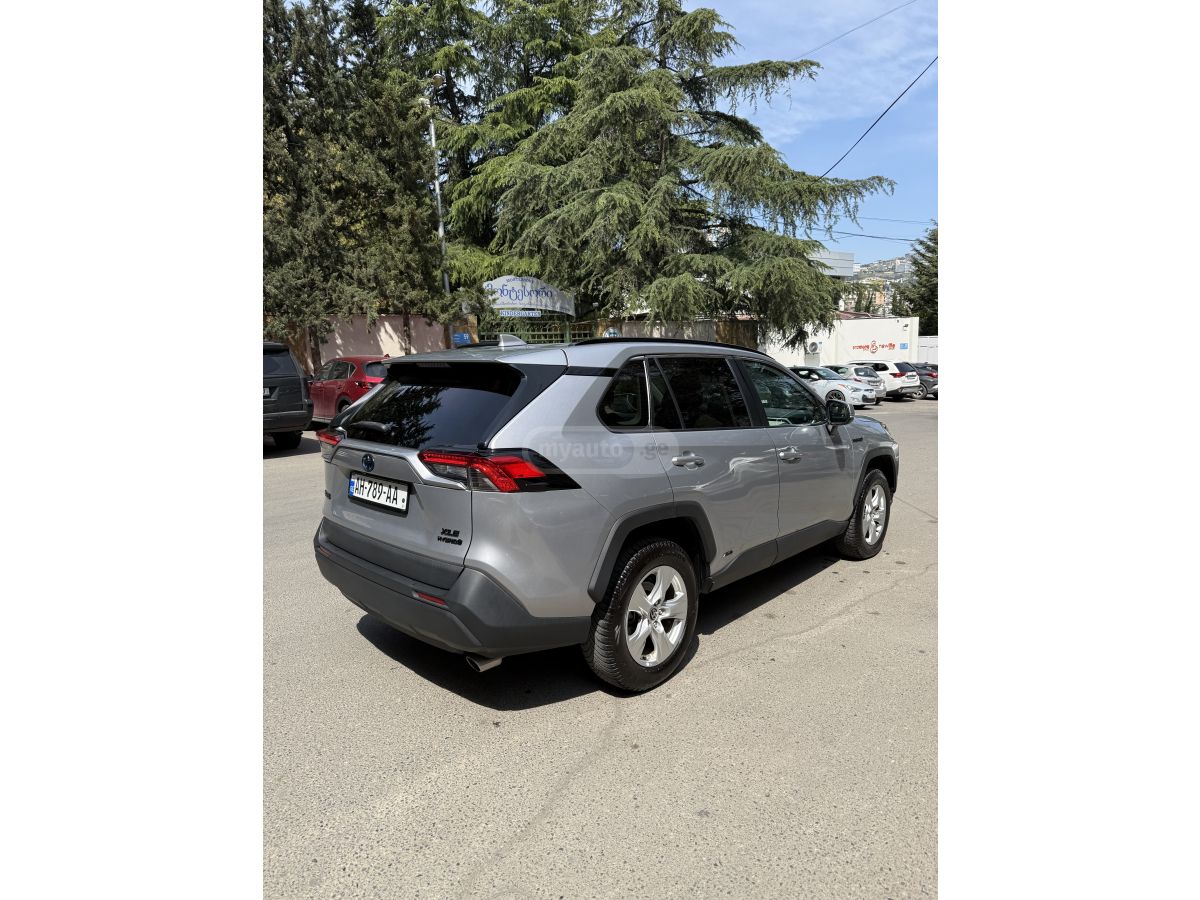 Toyota Rav 4 - фото 3