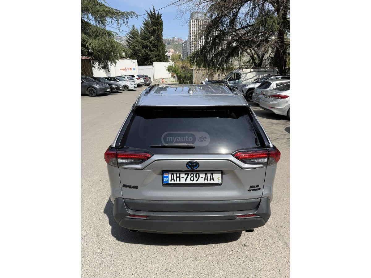 Toyota Rav 4 - фото 4