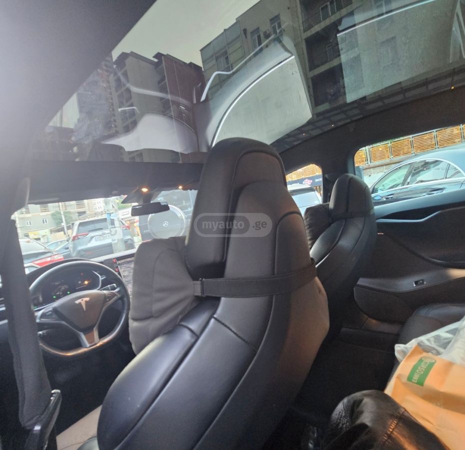 Tesla Model S - фото 11