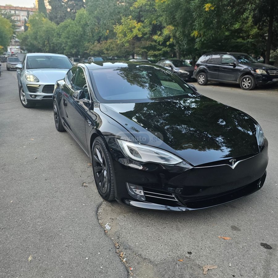 Tesla Model S - фото 2