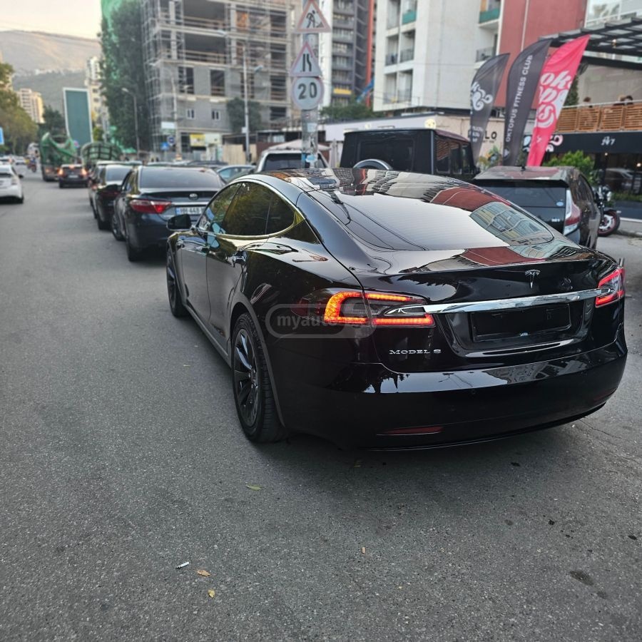 Tesla Model S - фото 5