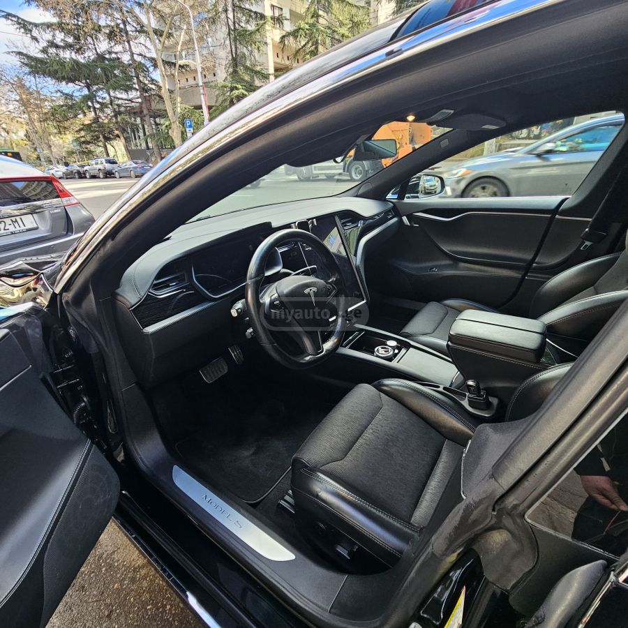 Tesla Model S - фото 9