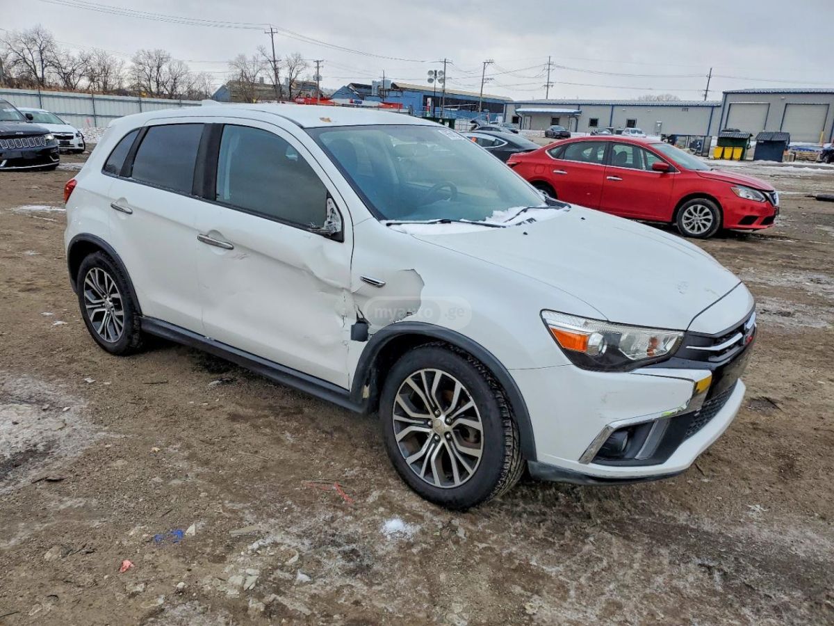 Mitsubishi Outlander Sport - фото 4