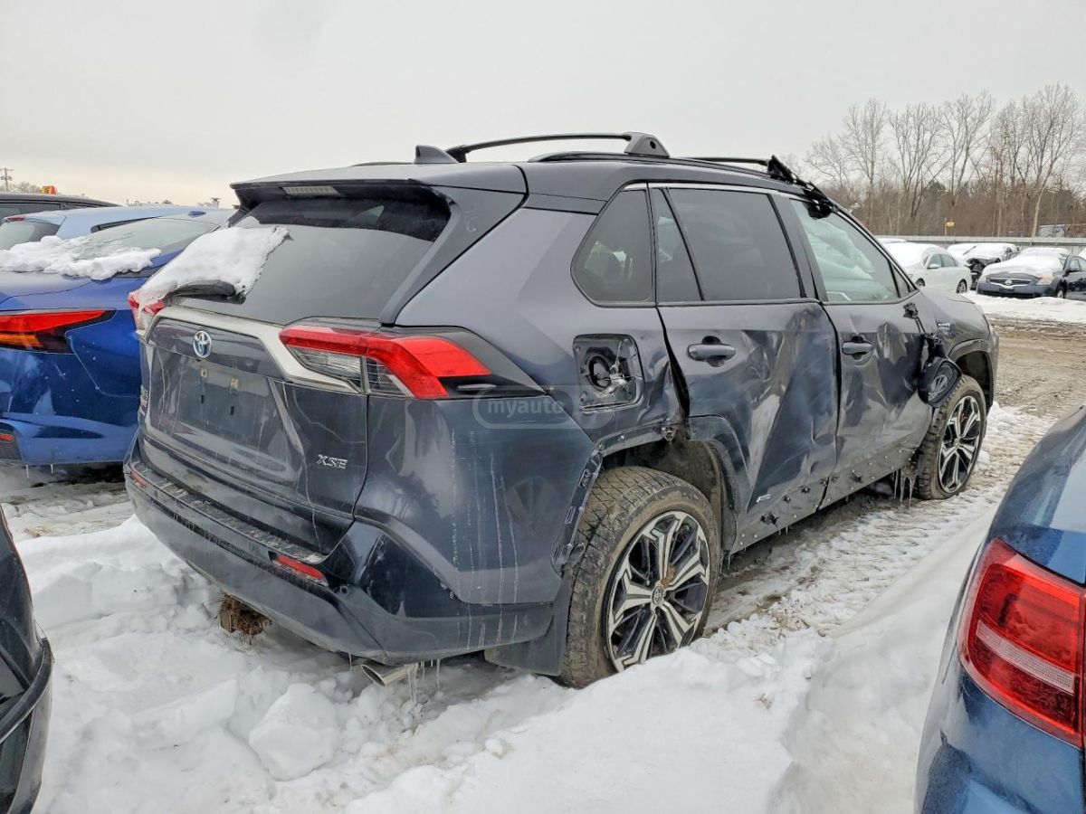 Toyota RAV 4 - фото 3