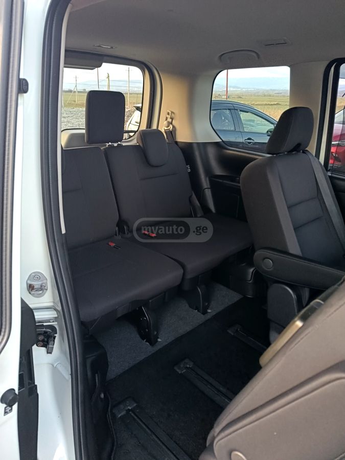 Nissan Serena - фото 10