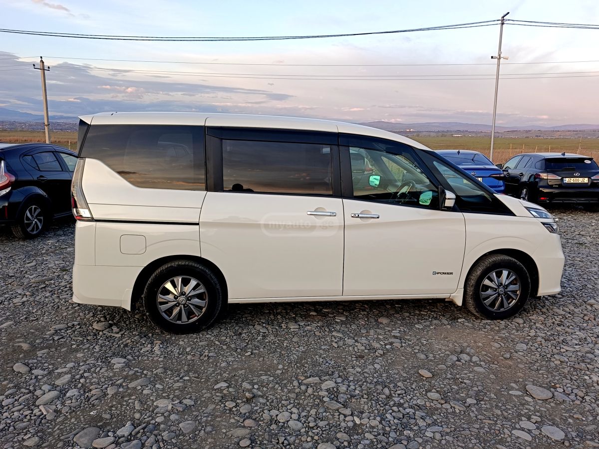 Nissan Serena - фото 3