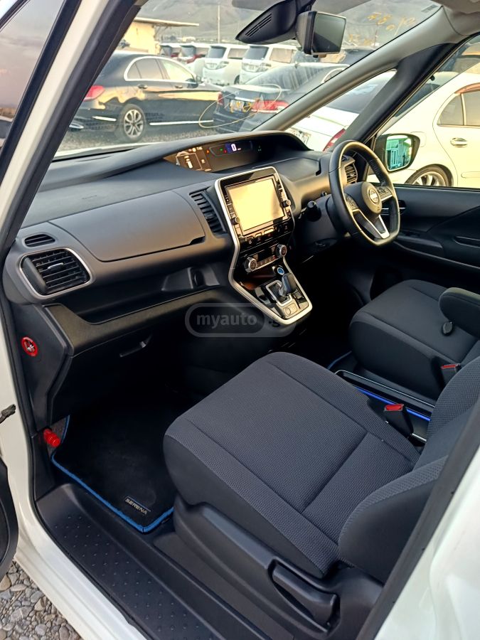 Nissan Serena - фото 6