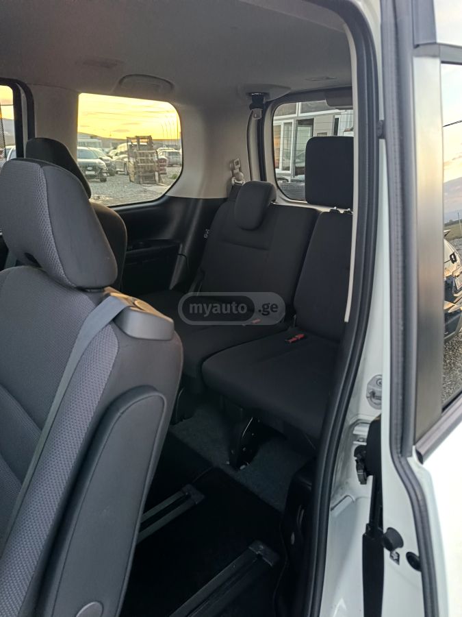 Nissan Serena - фото 8