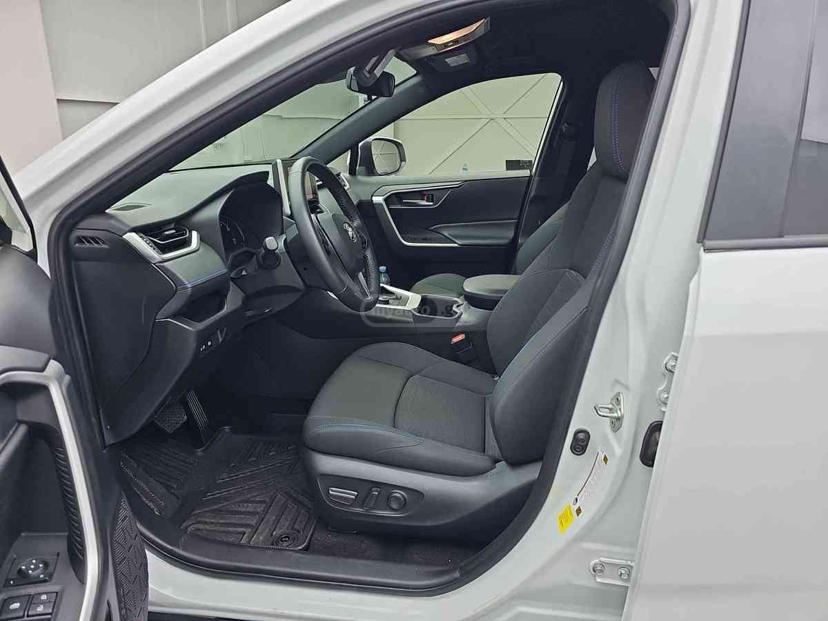 Toyota Rav 4 - фото 8