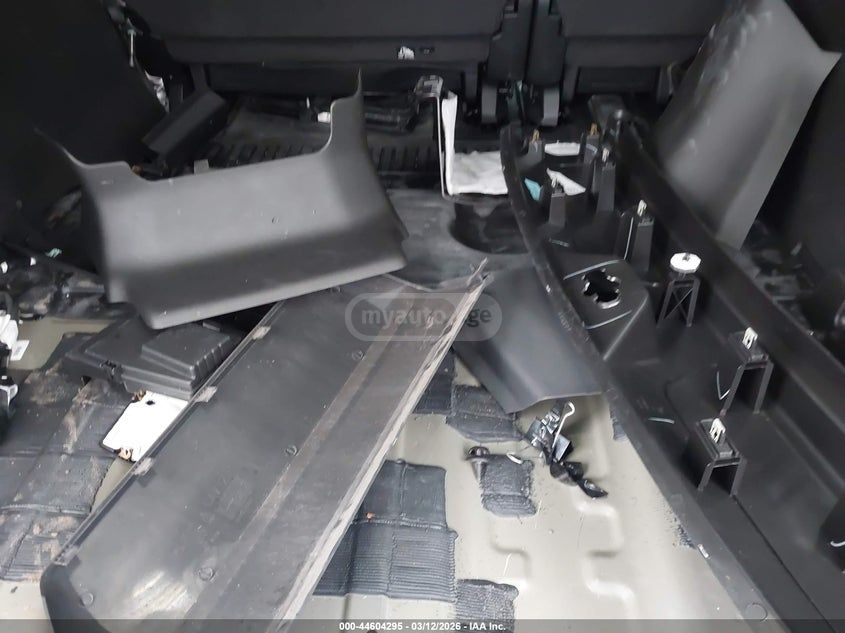 Chevrolet Tahoe 2024 — миниатюра 11