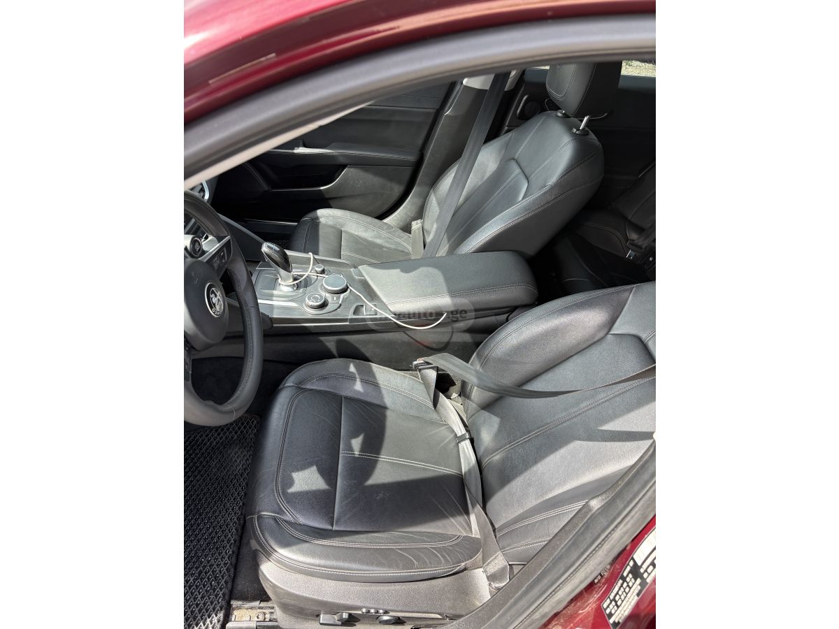 Alfa Romeo Giulia - фото 8