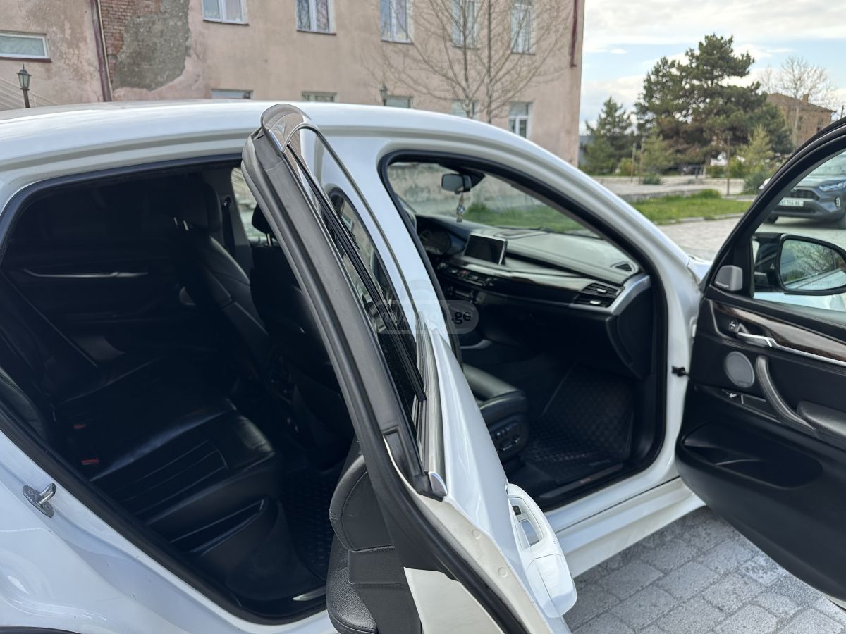 BMW X6 - фото 8