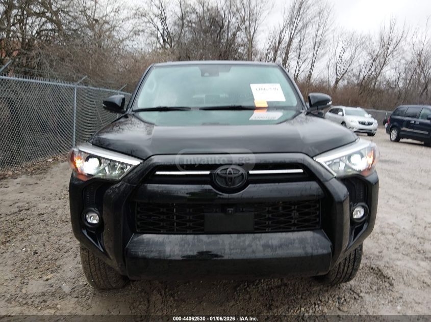 Toyota 4 Runner - фото 11