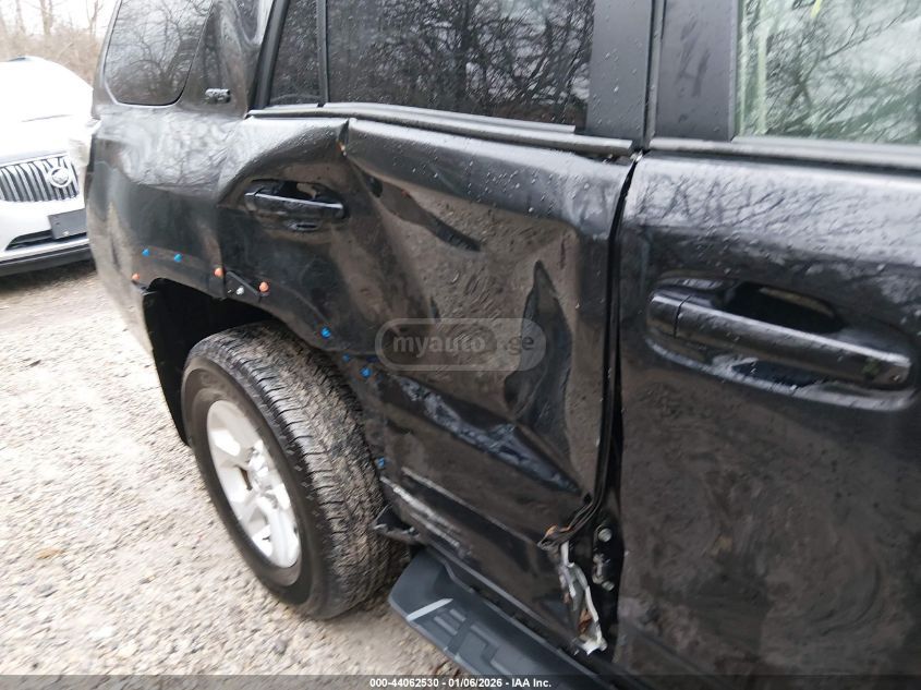 Toyota 4 Runner - фото 6