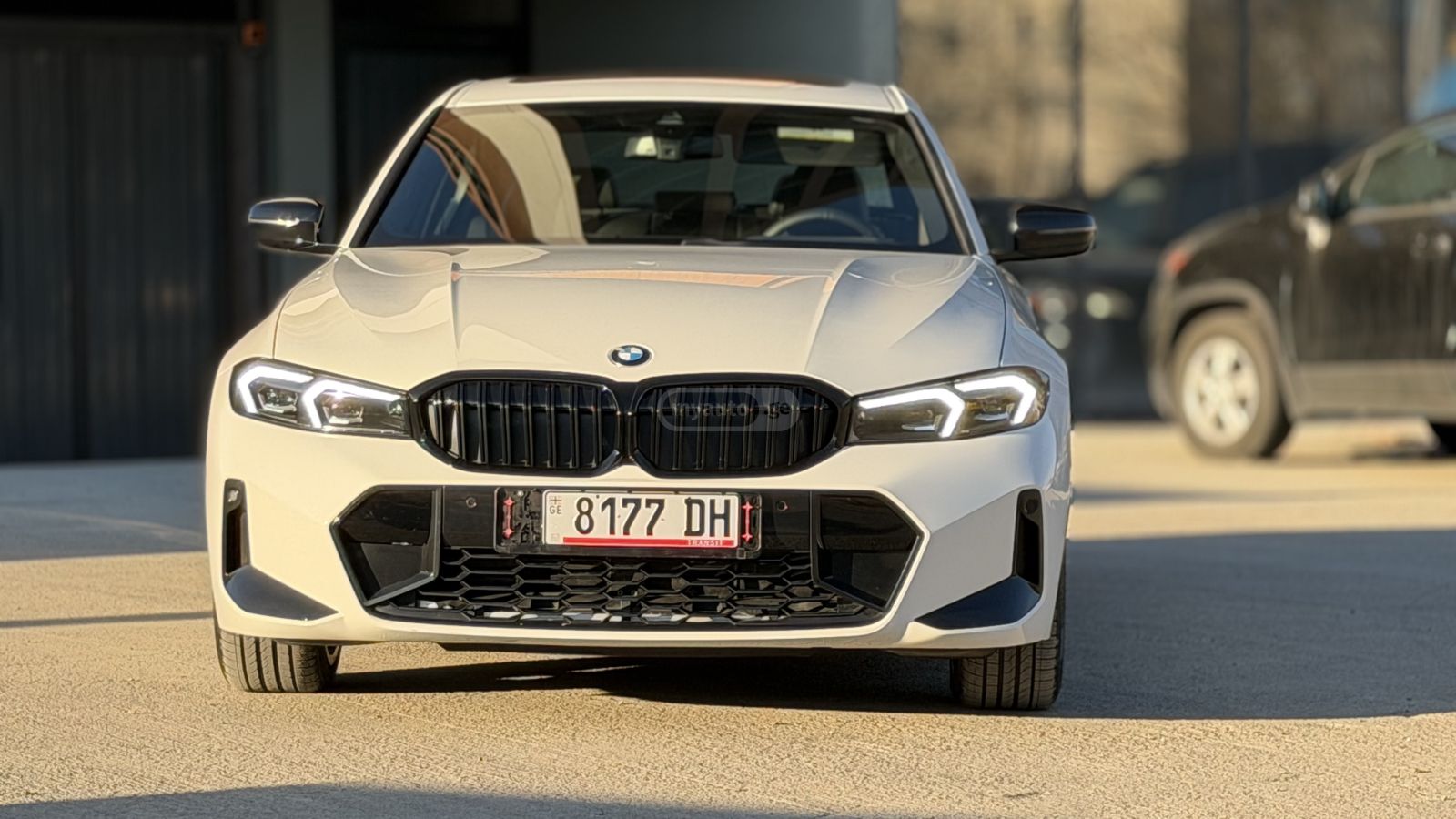 BMW 330 - фото 1