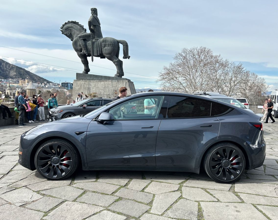 Tesla DUAL MOTOR PERFORMANCE — миниатюра 4