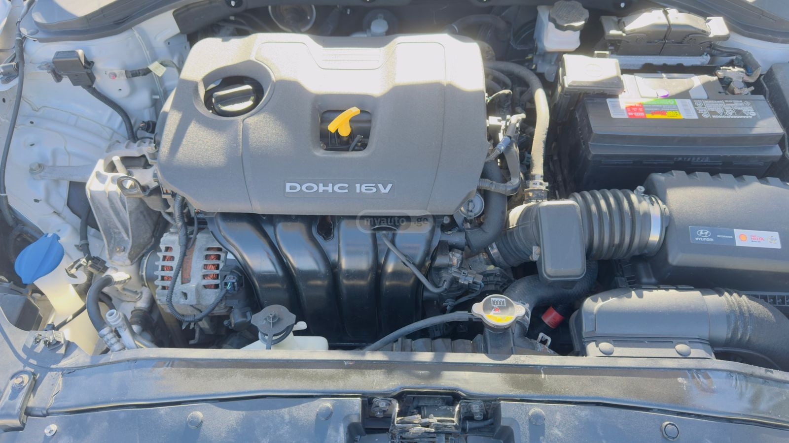 Hyundai Elantra - фото 3