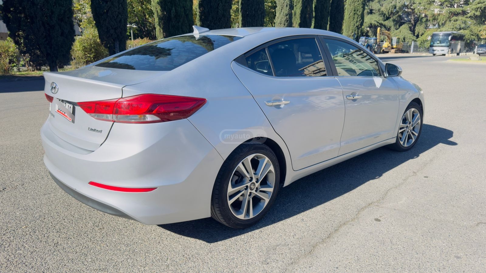 Hyundai Elantra - фото 7