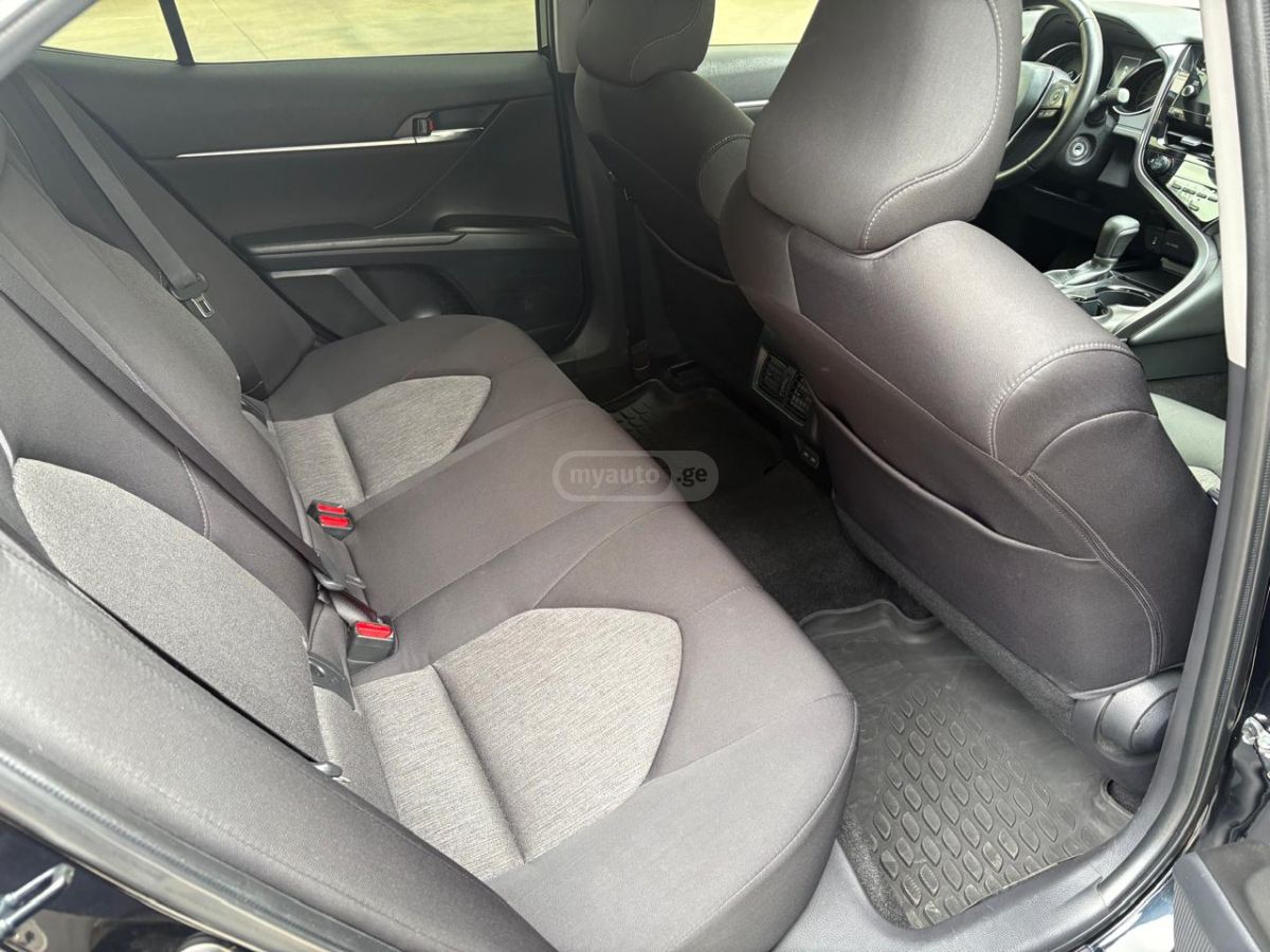 Toyota Camry - фото 9