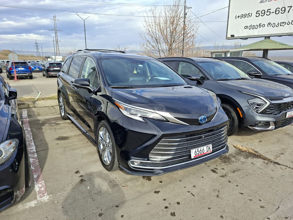 Toyota Platinum 7 Passenger 4dr Front — миниатюра 13