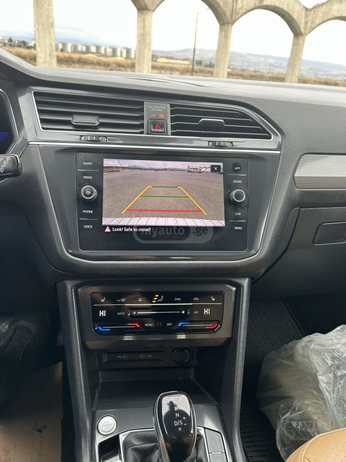 Volkswagen Tiguan - фото 10