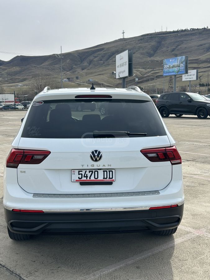 Volkswagen Tiguan - фото 2