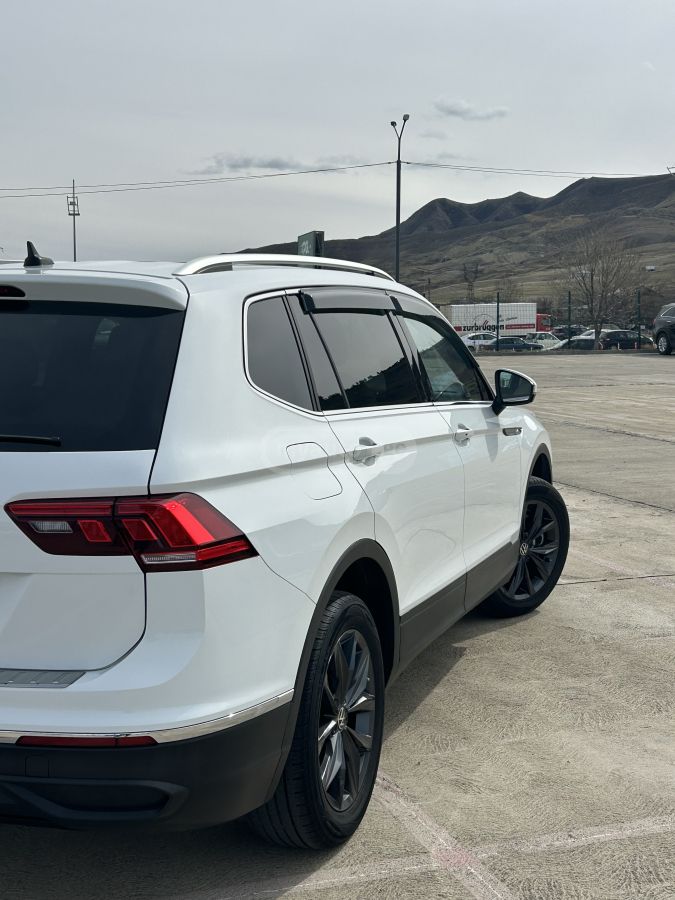 Volkswagen Tiguan - фото 3