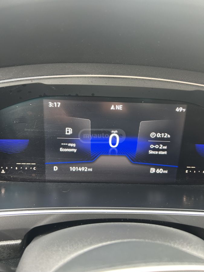 Volkswagen Tiguan - фото 8