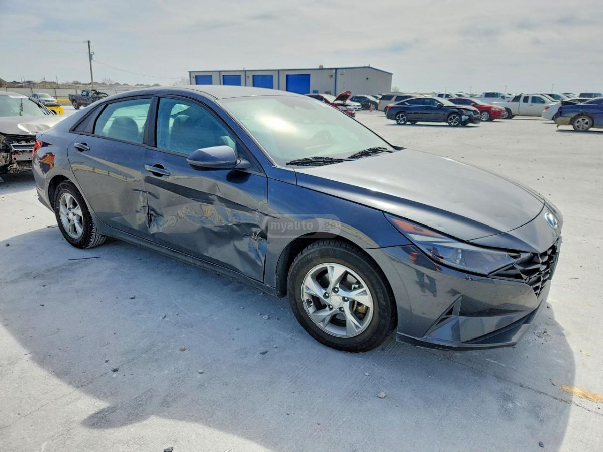 Hyundai Elantra - фото 4