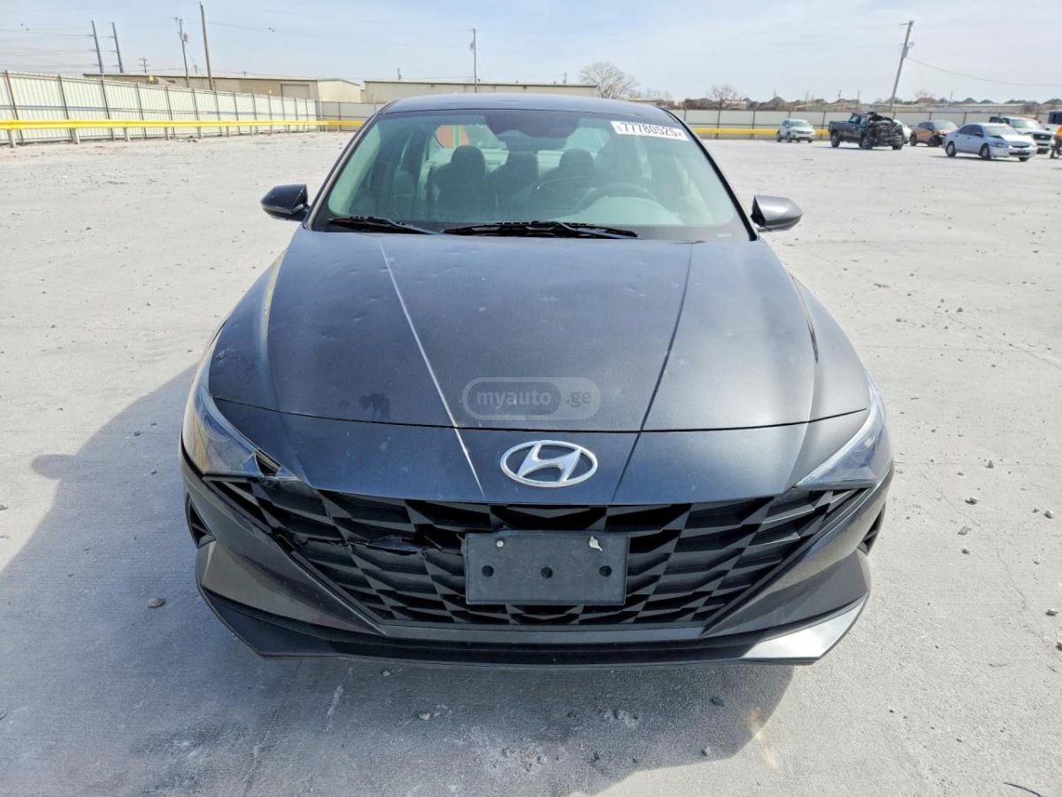 Hyundai Elantra - фото 5