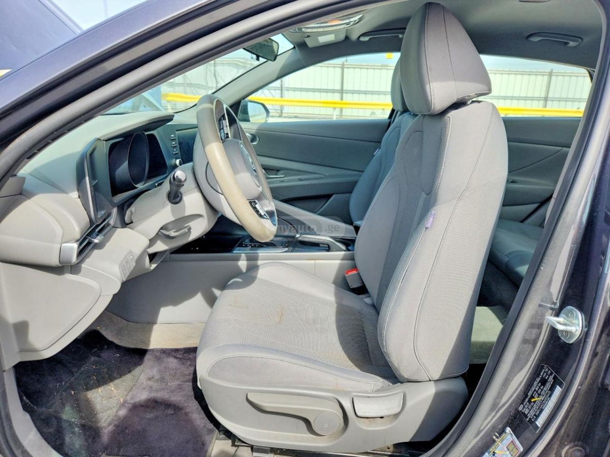 Hyundai Elantra - фото 7