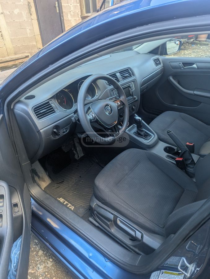 Volkswagen Jetta - фото 6