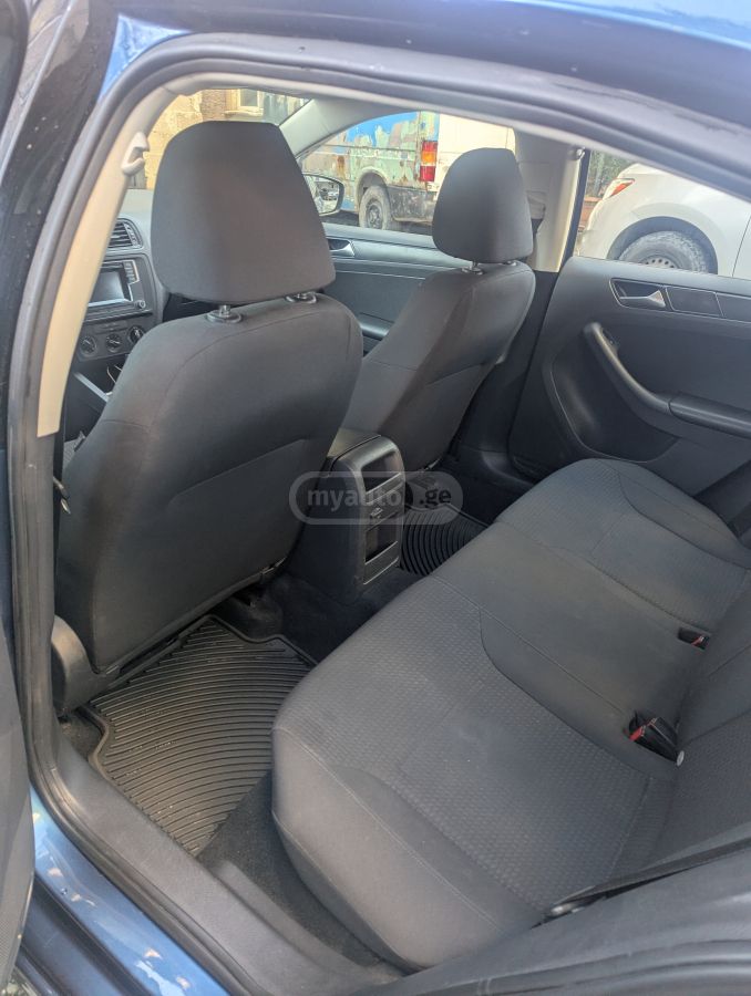 Volkswagen Jetta - фото 7