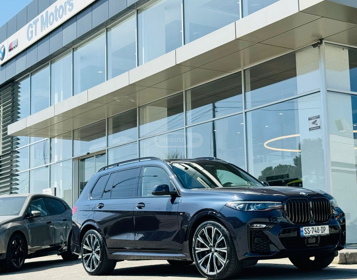 BMW X7 - фото 1