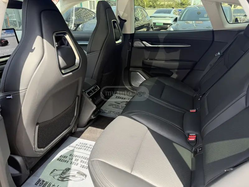 Zeekr 001 - фото 9