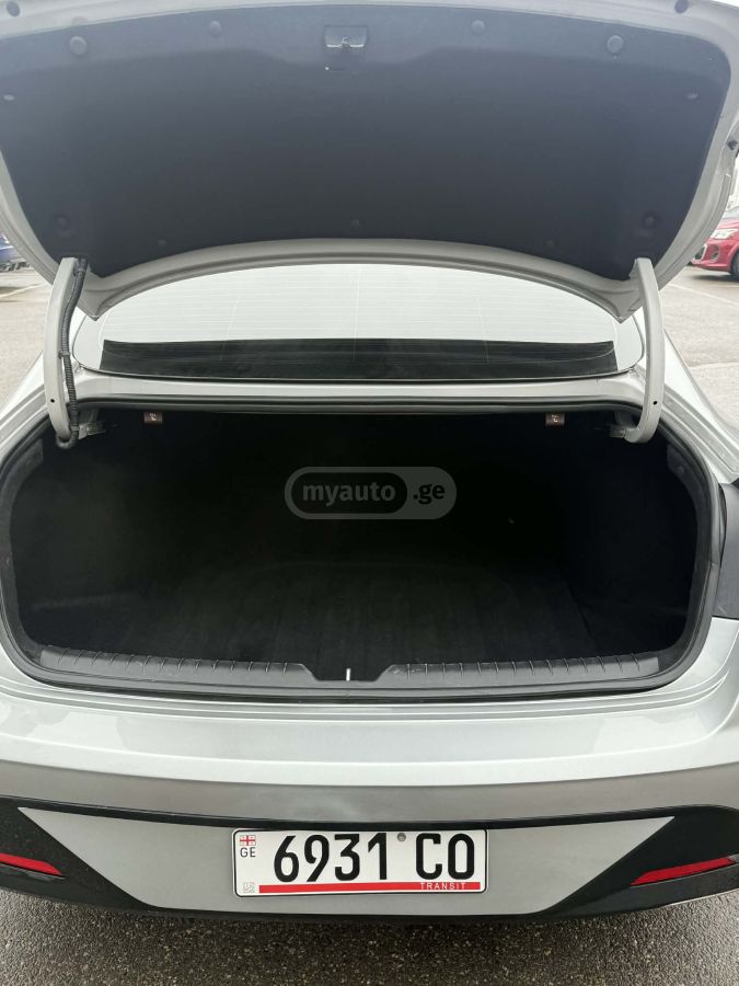 Hyundai Limited 4dr Sedan Automatic — миниатюра 7