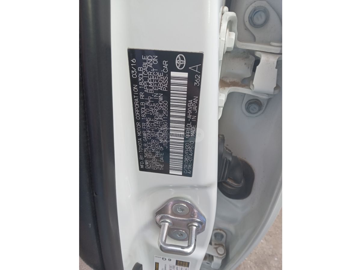 Toyota Prius C - фото 8