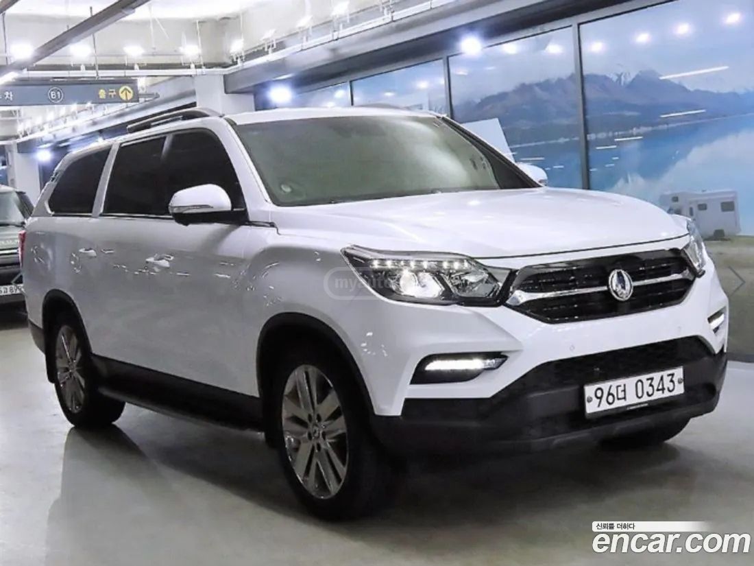 Ssangyong Rexton - фото 1