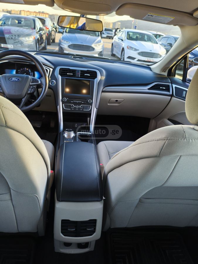 Ford Fusion - фото 8